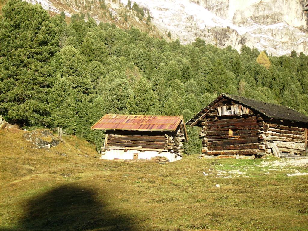 Rifugio Gardeccia Hutte Hotel Pozza di Fassa Luaran gambar