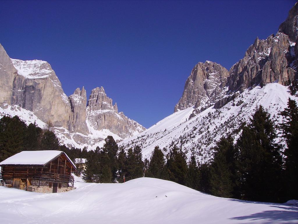 Rifugio Gardeccia Hutte Hotel Pozza di Fassa Luaran gambar