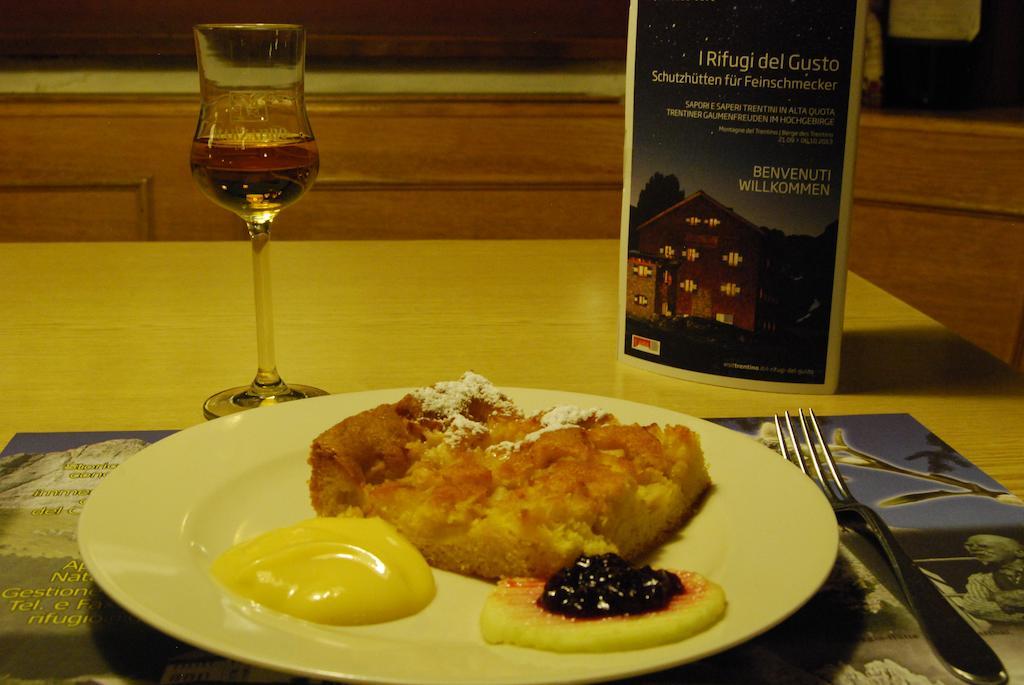 Rifugio Gardeccia Hutte Hotel Pozza di Fassa Luaran gambar