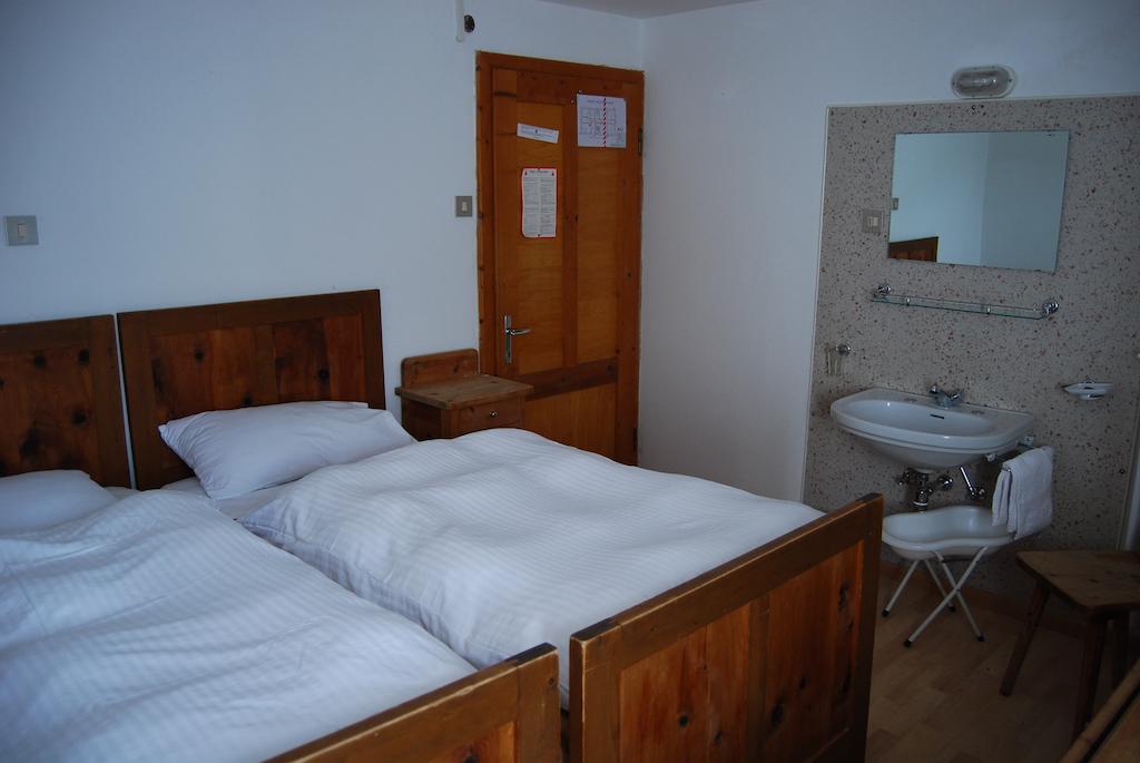Rifugio Gardeccia Hutte Hotel Pozza di Fassa Bilik gambar