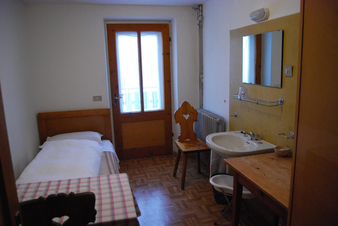 Rifugio Gardeccia Hutte Hotel Pozza di Fassa Bilik gambar